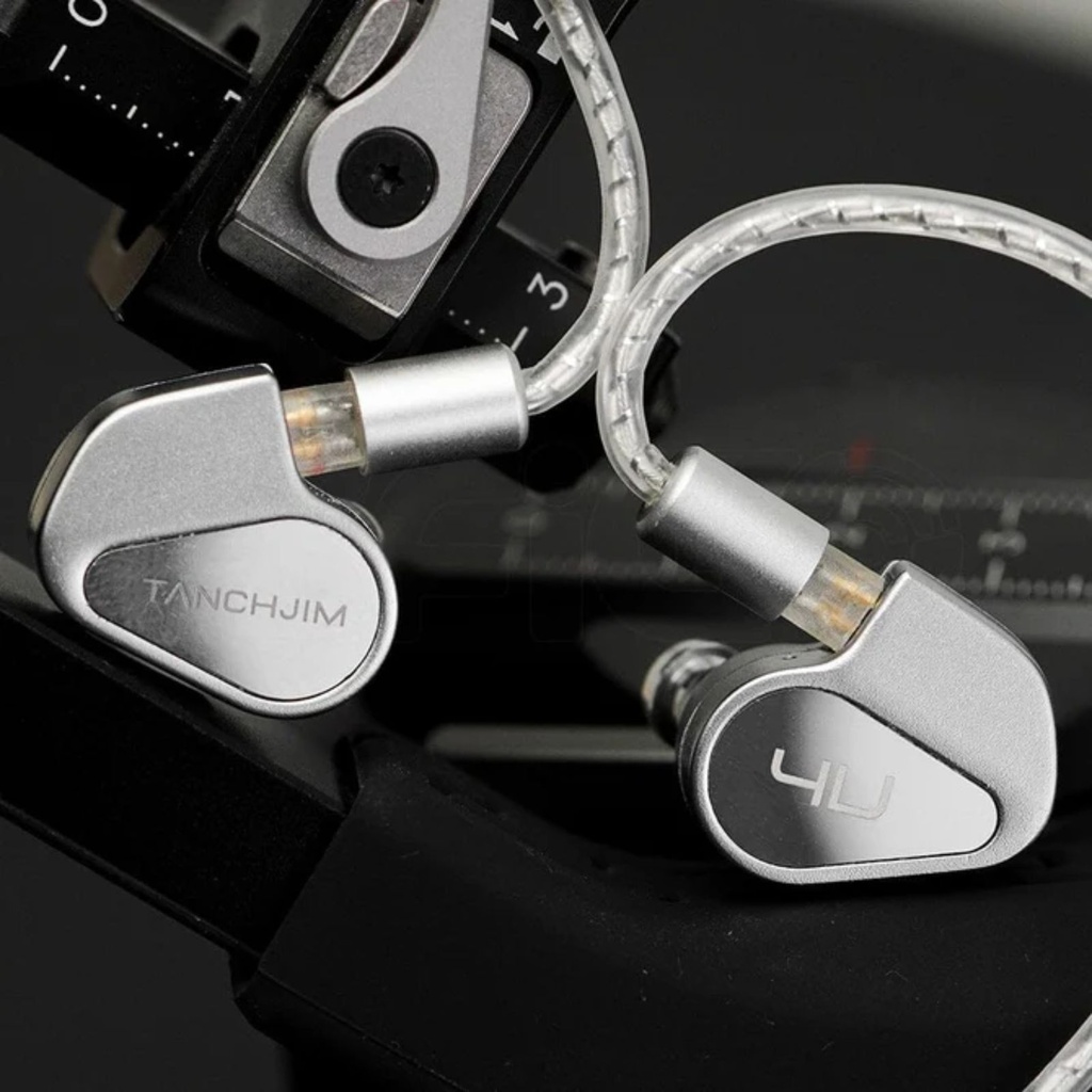 TANCHJIM 4U – IEM dinámico DMT-4 Ultra (cámara dual) con filtro ajustable 4 niveles, cable 2-pin 0.78 mm y jack 3,5 mm.