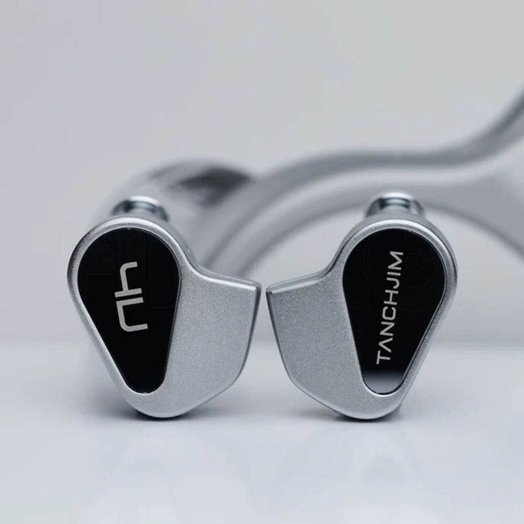 TANCHJIM 4U – IEM dinámico DMT-4 Ultra (cámara dual) con filtro ajustable 4 niveles, cable 2-pin 0.78 mm y jack 3,5 mm.