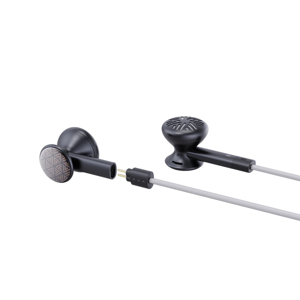 FiiO FF3S — earbuds “drum-type dual-cavity” · 14.2 mm dinámico · cable 0.78 mm 2-pin con plugs 3.5 / 4.4 mm intercambiables.