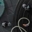 FiiO FH3 — IEM híbrido 1DD (10 mm berilio-plated) + 2× Knowles BA, MMCX y jack 3,5 mm.