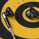 FiiO FF5 — earbuds con driver dinámico 14,2 mm (diafragma carbono + junta PU), MMCX, plugs 3,5 / 4,4 mm intercambiables.