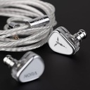TANCHJIM Nora — IEM 1× dinámico DMT5 (dual-magnetic, dual-cavity) · 0,78 mm 2-pin · plugs 3,5 / 4,4 mm intercambiables.