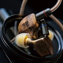Tangzu FUDU Verse II — Hybrid IEM (1 Dynamic Driver + 2 Balanced Armatures) · con cable 0,78 mm 2-pin · plugs 3,5 mm / 4,4 mm.