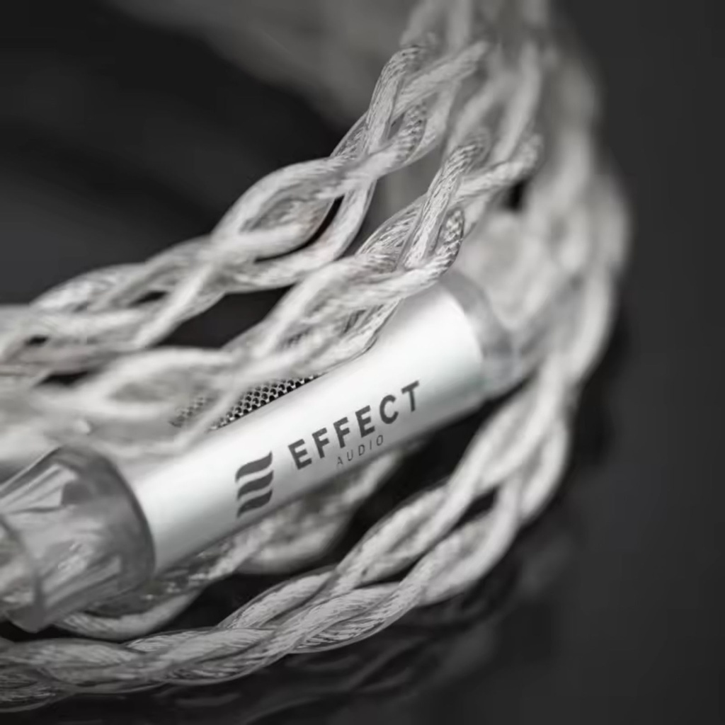 TANCHJIM x Effect Audio FORCE — IEM dual Dynamic Driver (10 mm + 8,2 mm) · tecnología DMT4 Ultra · crossover HPFD-SEF de segmentación precisa · 0,78 mm 2-pin (compatible 4-pin) · cable Effect Audio UP-OCC plateado con plugs 3,5 mm / 4,4 mm / USB-C (DSP).
