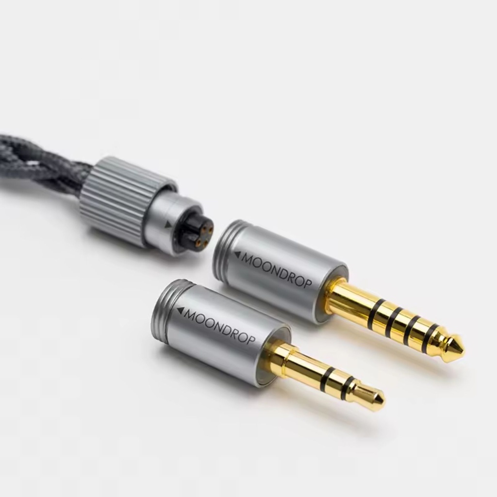 MOONDROP HARMON — IEM triple Dynamic (3 × 10 mm) con crossover acústico coaxial de cuatro cavidades (XTM-3DD) · 0,78 mm 2-pin · plugs intercambiables 3,5 mm SE / 4,4 mm balanceado.