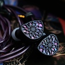 TANGZU Wu Zetian Legend Edition — IEM dual planar (14,2 mm + 6 mm), cuerpo aluminio CNC (5 ejes) inspirado en lotus púrpura, 0,78 mm 2-pin, cable Litz 5N LCOFC terminado en 4,4 mm balanceado.