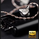 SHANLING ME900 — IEM híbrido 2 Dynamic (6 mm, Crystal-Plated Bio-diaphragm) + 6 Balanced Armature · doble switch (ajuste de graves y agudos) · cuerpo de titanio · MMCX · cable Furukawa 8 hebras con plugs 3,5 / 2,5 / 4,4 mm.