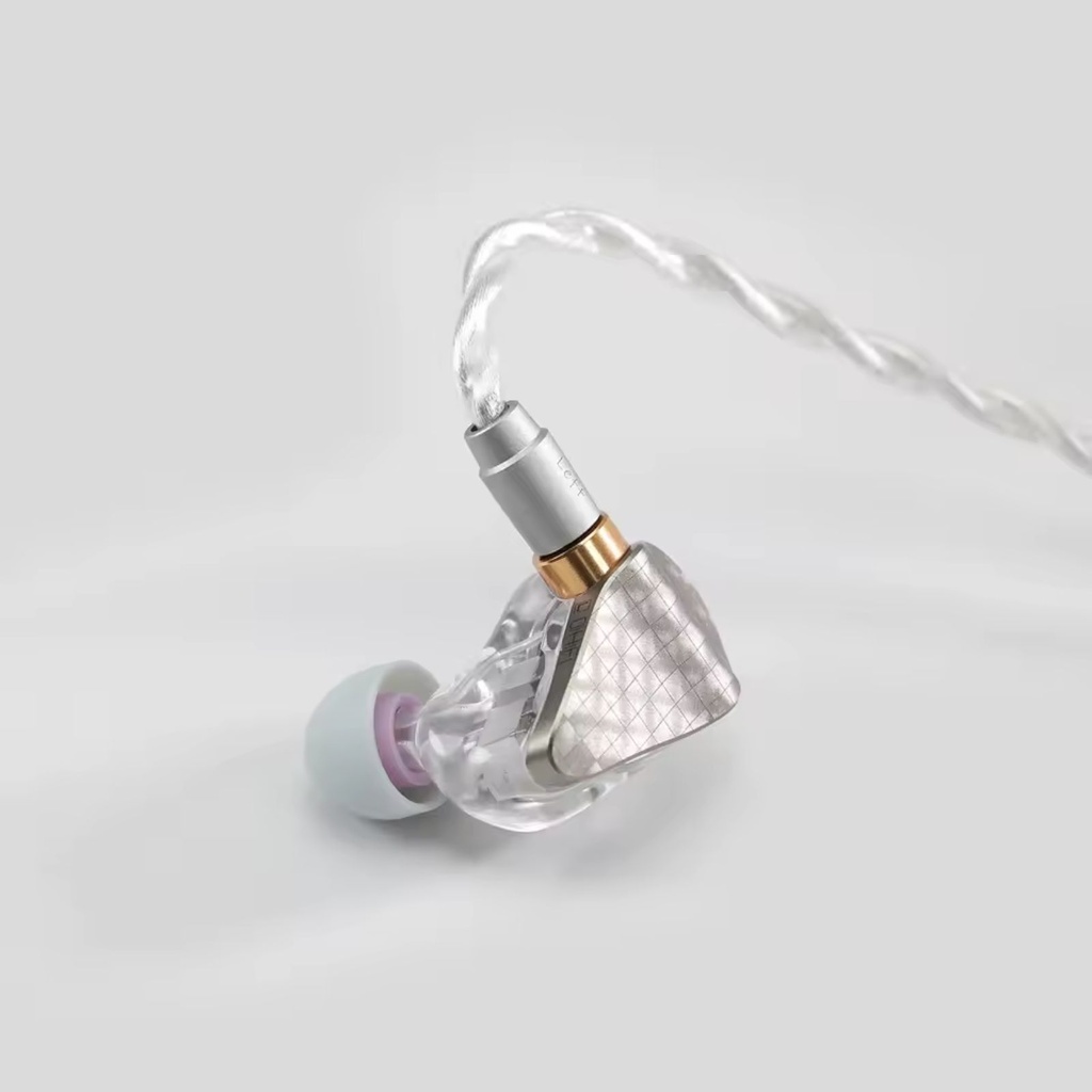 ddHiFi E14D Surface — IEM híbrido 1 Dynamic + 4 Balanced Armature (3-vías) · 0,78 mm 2-pin · cable 4,4 mm balanceado · carcasa de resina médica 3D-print.