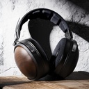FiiO FT1 — over-ear cerrado con driver dinámico de 60 mm, 32 Ω, 113 dB/Vrms, 10–40 kHz, ≈340 g, cables SPC (plateado/OFC) desmontables con dual 3,5 mm.