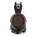 FiiO FT7 — over-ear abierto con driver planar magnético de 106 mm (diafragma 1 μm con recubrimiento multi-capa oro/plata) · 25 Ω · 94 dB/mW (~110 dB/Vrms) · 5–40 kHz · ≈427 g · conector dual 3,5 mm en cascos + cable OCC “liquid-nitrogen” con punta 4,4 mm balanceada.