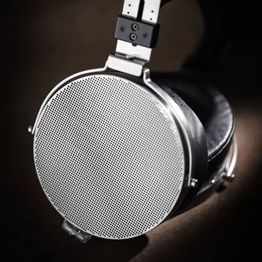 MOONDROP PARA II — over-ear abierto con driver planar magnético de 100 mm (FDT, circuito de plata, TBT) · 9 Ω · 106 dB/Vrms · 20–42 kHz (efectiva 20–20 kHz) · conexión dual 3,5 mm · cable 4,4 mm balanceado + adaptador 3,5 mm.