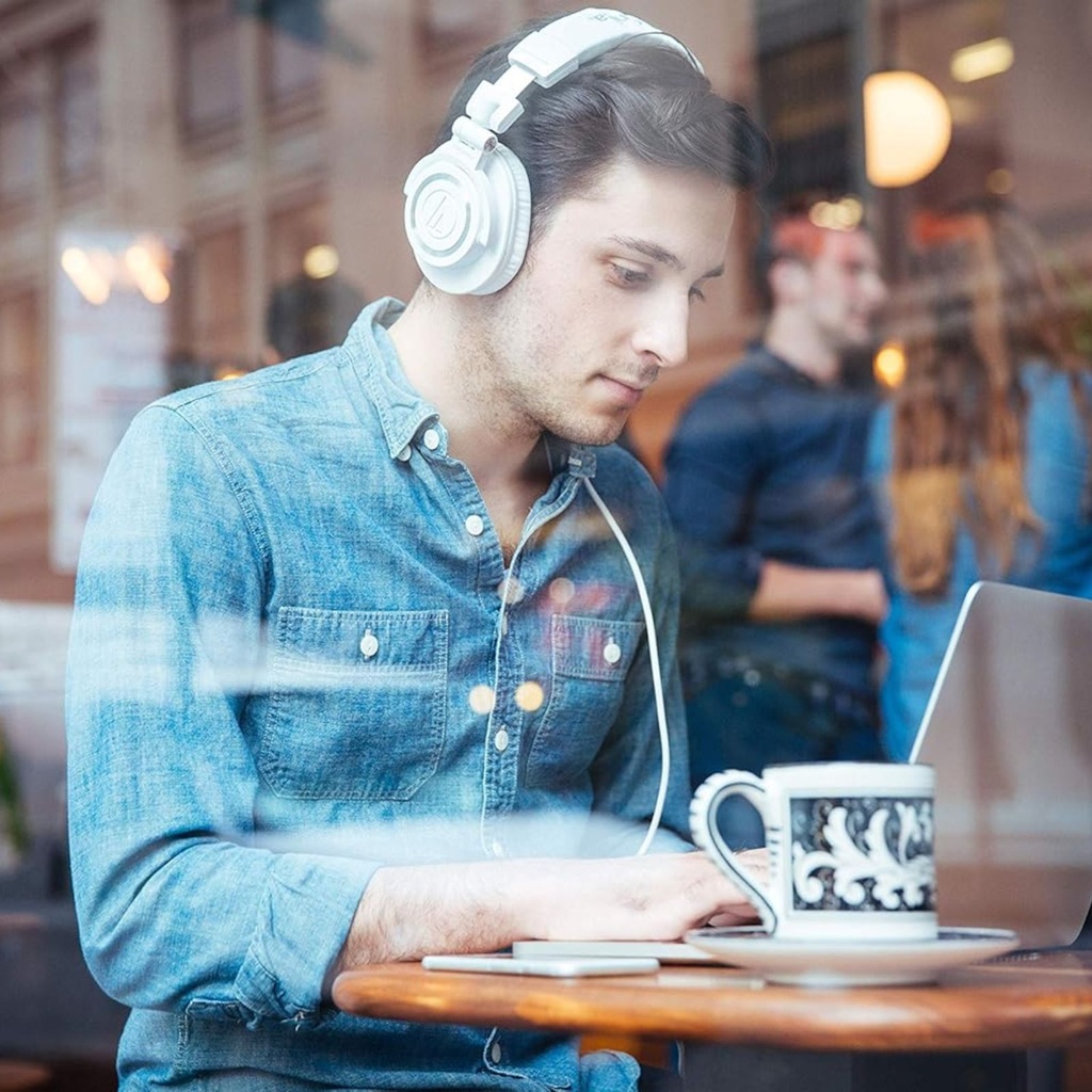 Audio-Technica ATH-M50xWH – audífonos de estudio blancos